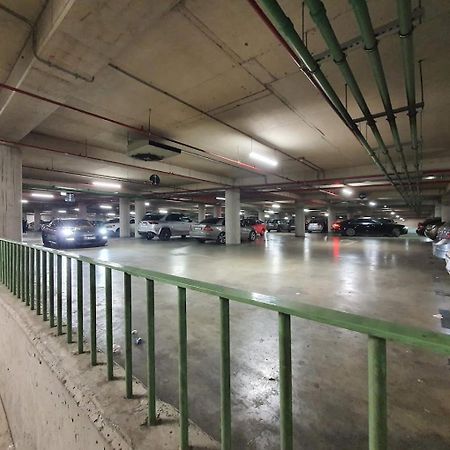 Luxurious Central Stay - Self Check-In Tirana Esterno foto