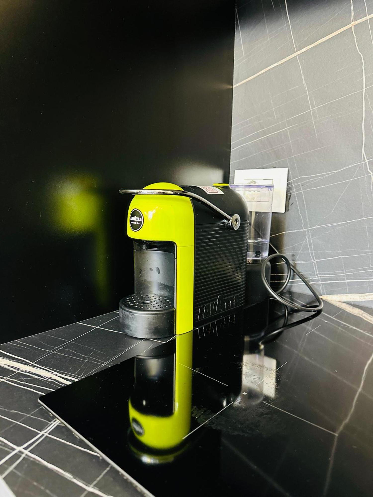 Luxurious Central Stay - Self Check-In Tirana Esterno foto