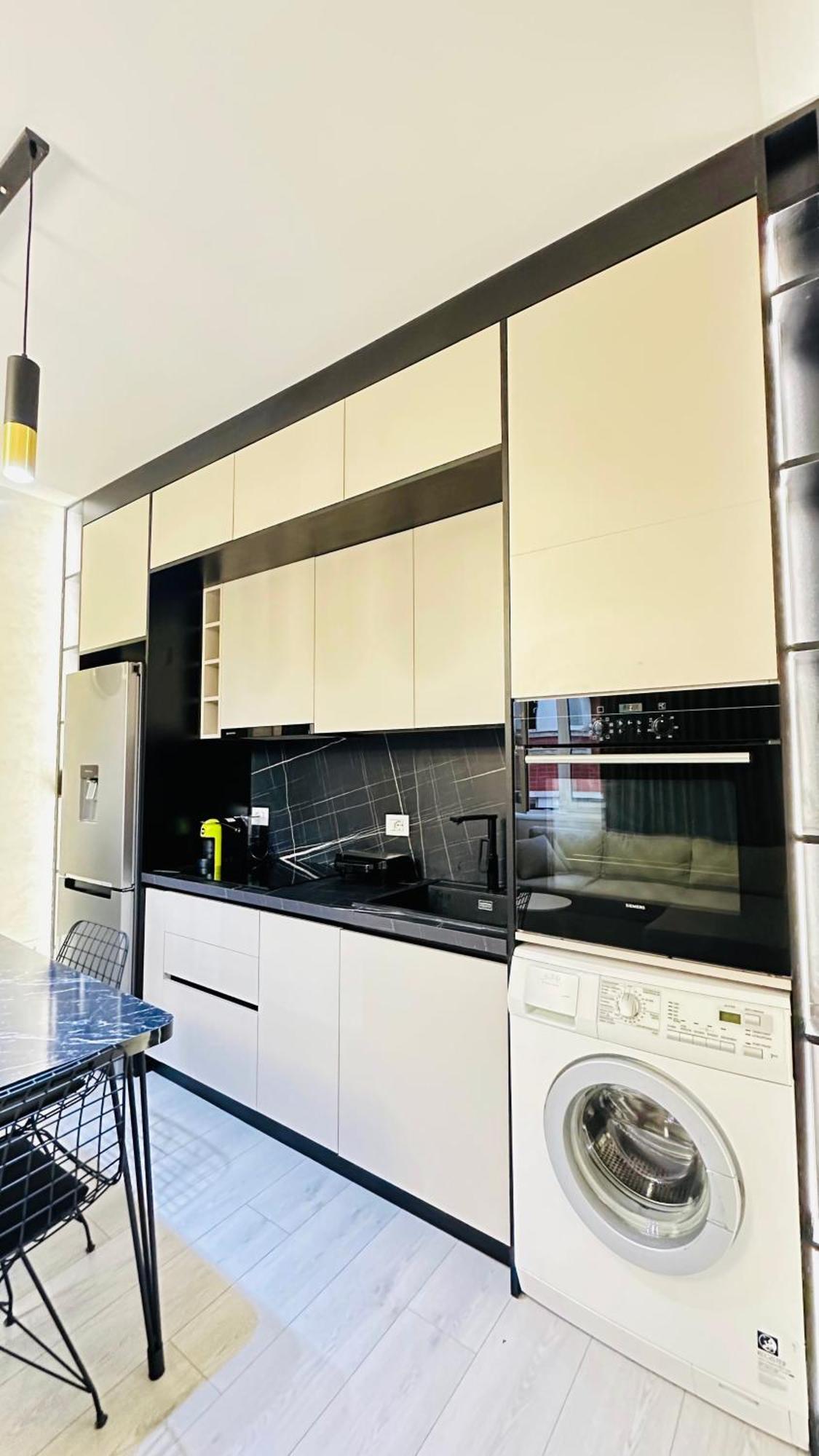 Luxurious Central Stay - Self Check-In Tirana Esterno foto