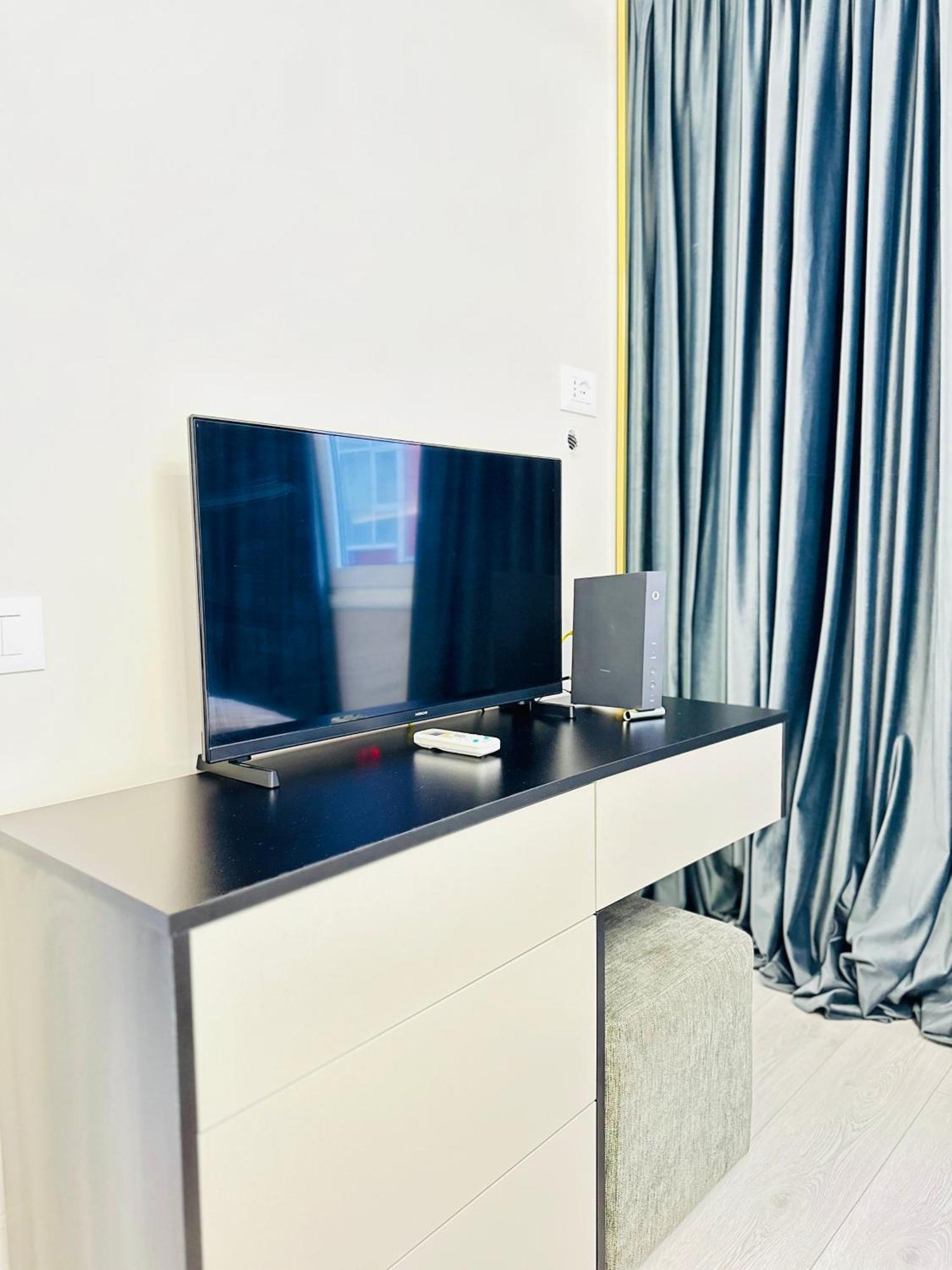 Luxurious Central Stay - Self Check-In Tirana Esterno foto
