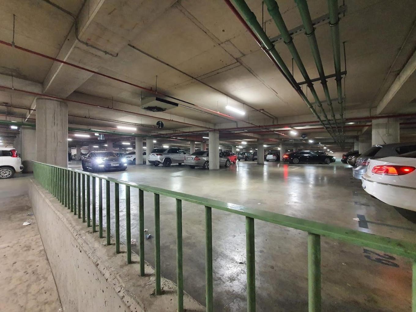 Luxurious Central Stay - Self Check-In Tirana Esterno foto